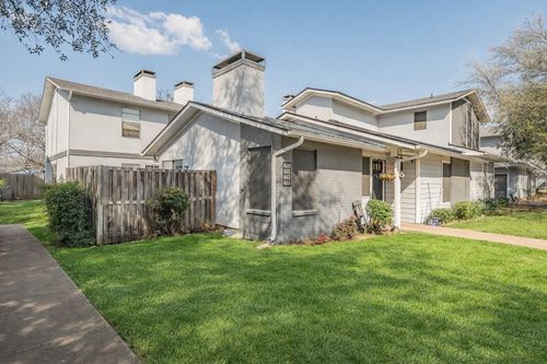 655 Ridgeline Dr, Hurst, TX, 76053-4745 | Card Image