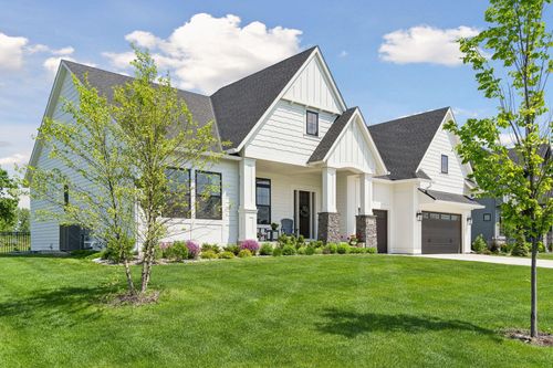 1461 Palmer Dr N, Lake Elmo, MN, 55042-4532 | Card Image