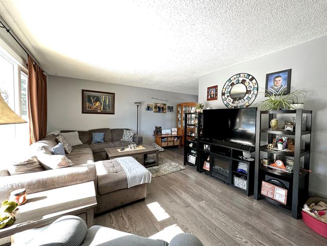 93 Feero Drive, Home with 4 bedrooms, 2 bathrooms and 4 parking in Whitecourt AB | Image 4