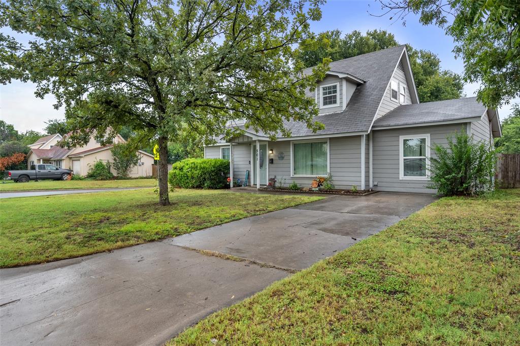 Newton Dr, Burleson, TX 76028