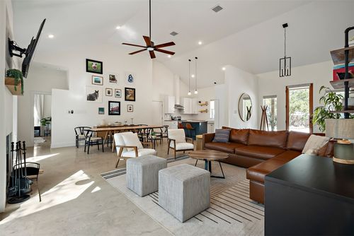 805 Gallagher Dr, Canyon Lake, TX, 78133-6453 | Card Image