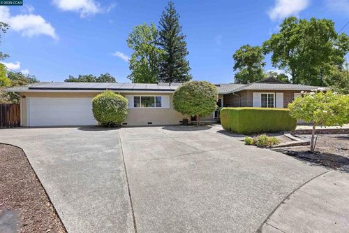 10 Maureen Ct, Pleasant Hill, CA, 94523-2132 | Card Image
