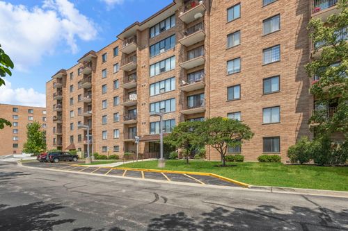 unit-711-1777 W Crystal Ln, Mount Prospect, IL, 60056-5438 | Card Image