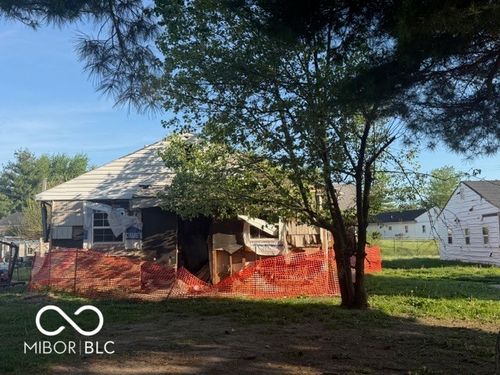 2226 Admiral Dr, Indianapolis, IN, 46219-2108 | Card Image