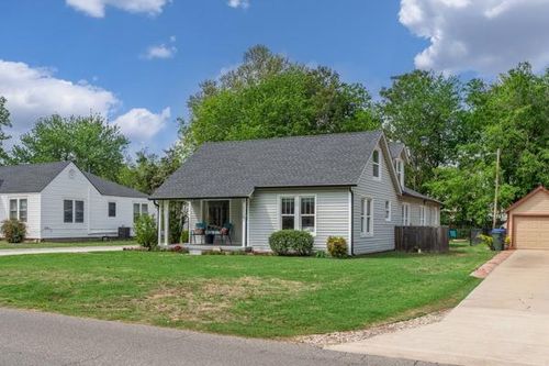 1127 W Symmes St, Norman, OK, 73069-5459 | Card Image