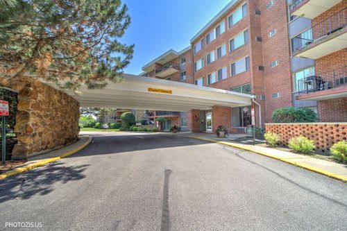 101n-18 E Old Willow Rd, Prospect Heights, IL, 60070-1942 | Card Image