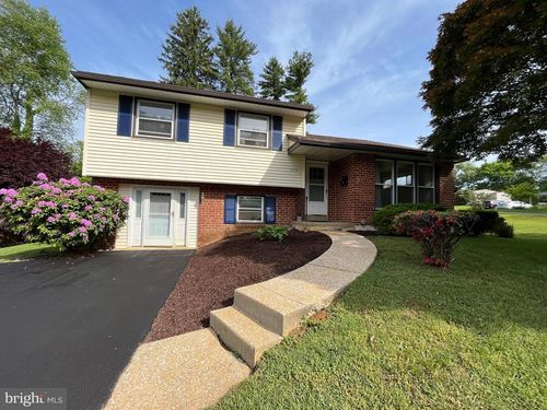 1213 Farmington Ln, WEST CHESTER, PA, 19380-4606 | Card Image