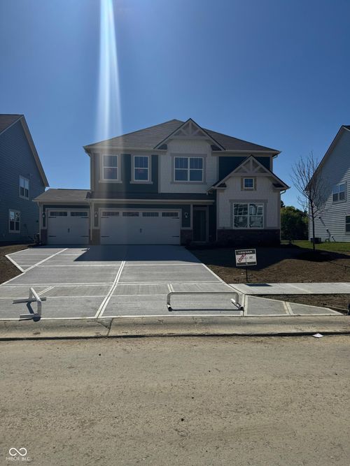 7581 Fallsworth Dr, Avon, IN, 46123-6071 | Card Image