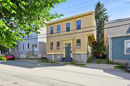 2048 Creighton St, Halifax, NS, B3K3R2 | Card Image