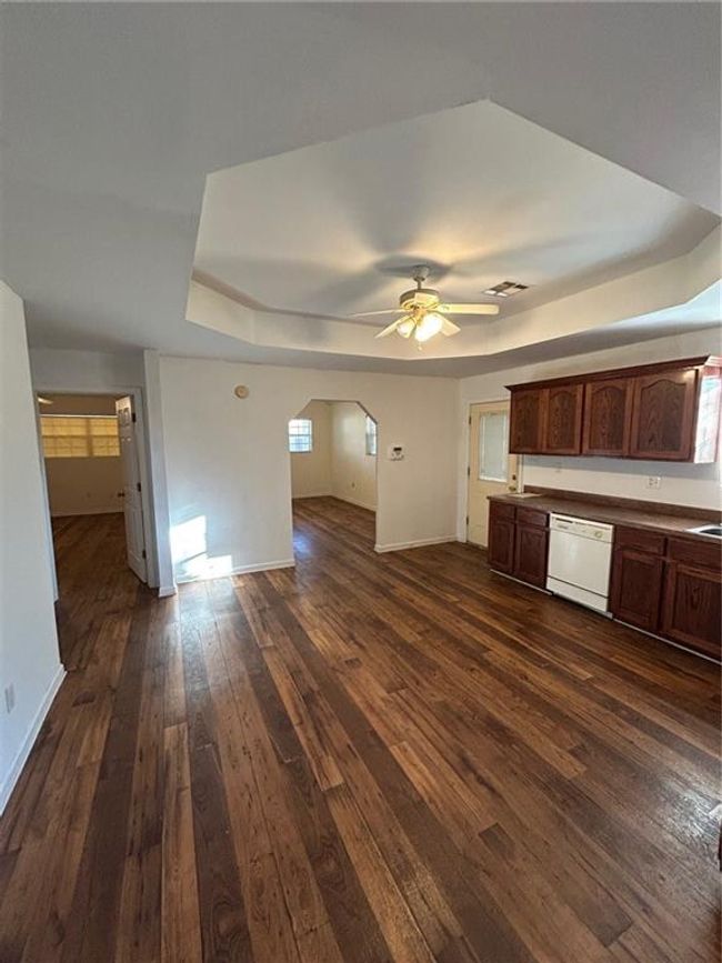 211 N Walnut St, House other with 3 bedrooms, 2 bathrooms and null parking in Opelousas LA | Image 8