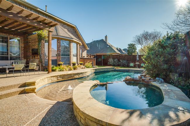 Pool, hot tub, patio & pergola | Image 29