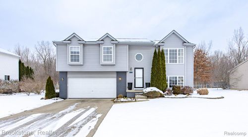 9305 Tiger Run Trl, Davison, MI, 48423-8430 | Card Image