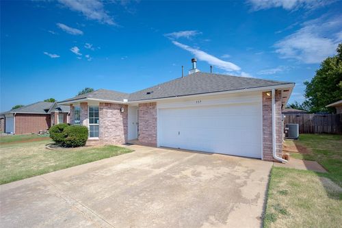 337 W Chantilly Way, Mustang, OK, 73064-3917 | Card Image