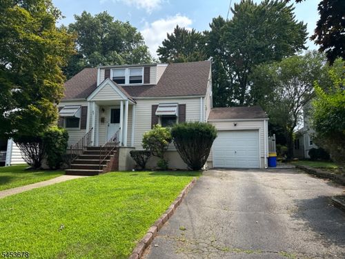 49 Yorkshire Dr, Cedar Grove, NJ, 07009-2027 | Card Image