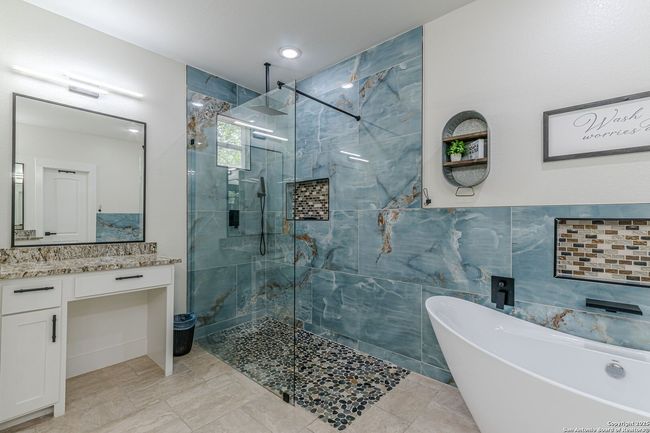 114 Mokukua Lane, House other with 3 bedrooms, 3 bathrooms and null parking in Bastrop TX | Image 22