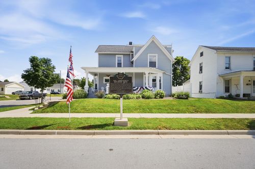 601 W Benton St, Wapakoneta, OH, 45895-1807 | Card Image