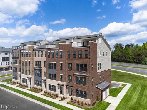 13710 Aviation Pl, HERNDON, VA, 20171-5480 | Card Image