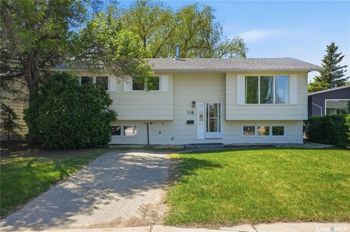 118 Laurentian Dr, Saskatoon, SK, S7H4M2 | Card Image