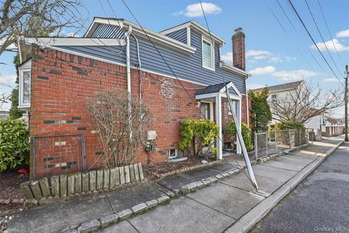 594 Meacham Ave, Elmont, NY, 11003-3804 | Card Image