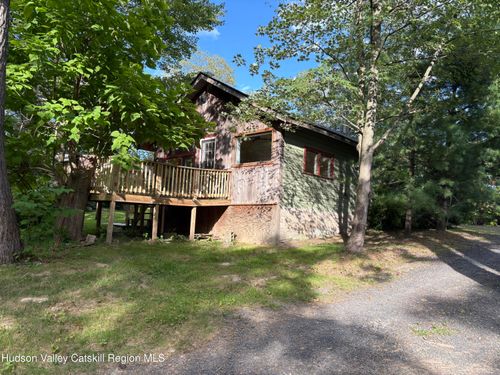 15 Jackson Hill Rd, Saugerties, NY, 12477-4349 | Card Image