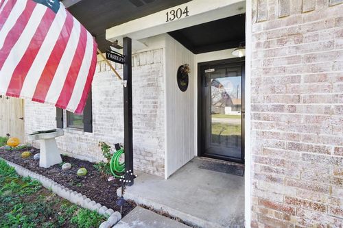 1304 Se 22nd Street, Mineral Wells, TX, 76067 | Card Image