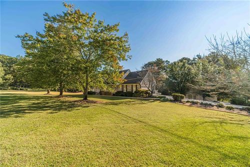 3906 Laurens Ln, Snellville, GA, 30039-6424 | Card Image