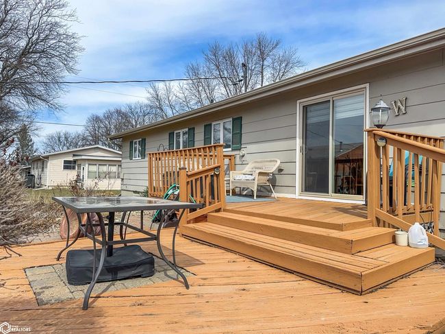 1604 Club View Dr, Home with 3 bedrooms, 2 bathrooms and 2 parking in Hampton IA | Image 32