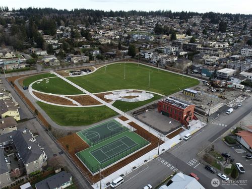 apt-201-626 Glen St, Edmonds, WA, 98020-3633 | Card Image