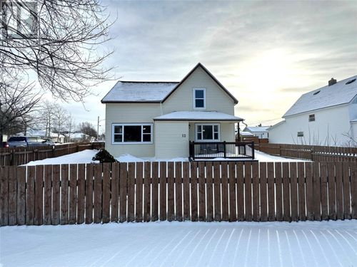 {{alt}} | Card Image