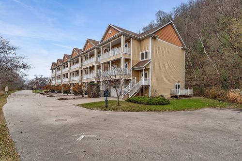 1308 Sunset Ct, La Crosse, WI, 54601-3023 | Card Image