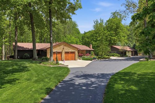 1833 E Hanley Road, Lucas, OH, 44843 | Card Image