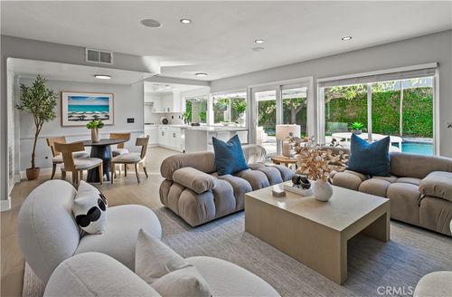 9882 Kings Canyon Dr, Huntington Beach, CA, 92646-4829 | Card Image