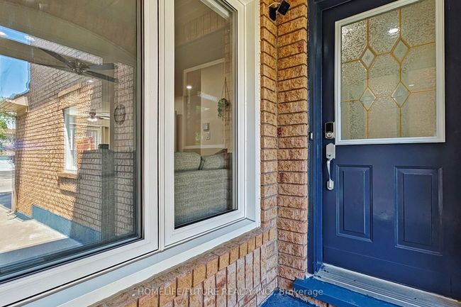83 Dandelion Rd, House attached with 5 bedrooms, 4 bathrooms and 2 parking in Brampton ON | Image 4