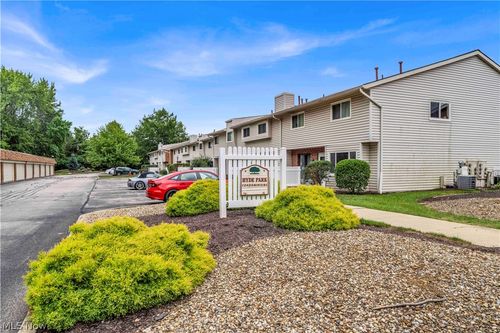 4300 Hyde Park Unit 7 Court, North Olmsted, OH, 44070 | Card Image