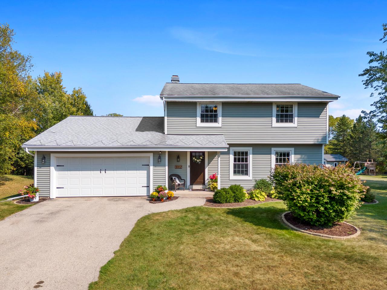 Edge O Woods Dr, West Bend, WI 53095