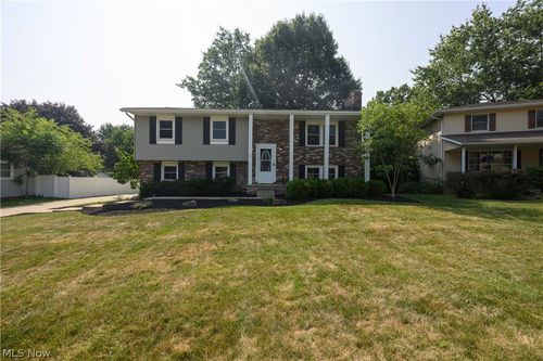 3345 Crownpoint St Nw, Massillon, OH, 44646-3033 | Card Image