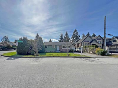 8520 Robinson Rd, House other with 3 bedrooms, 2 bathrooms and 5 parking in Richmond BC | Image 3