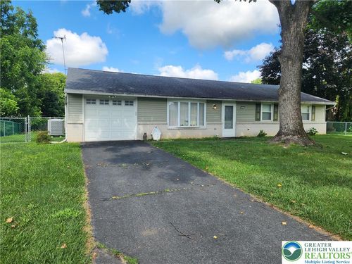 73 Willowdale Avenue, Upper Nazareth Twp, PA, 18064 | Card Image
