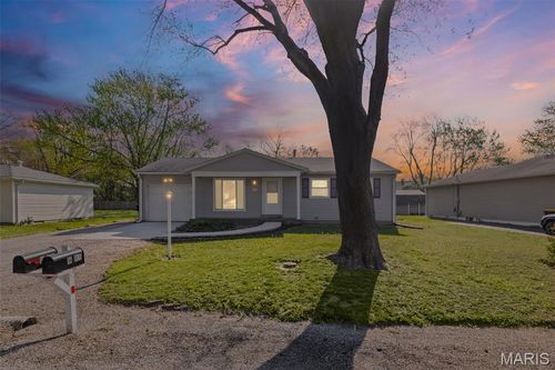 14 Dee St, Moro, IL, 62067-1068 | Card Image