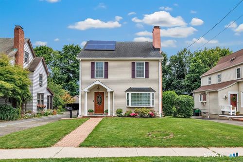 171 Henderson Rd, Fairfield, CT, 06824-4940 | Card Image