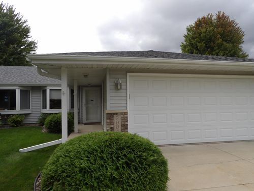 2004 16th St Sw, Austin, MN, 55912-1747 | Card Image