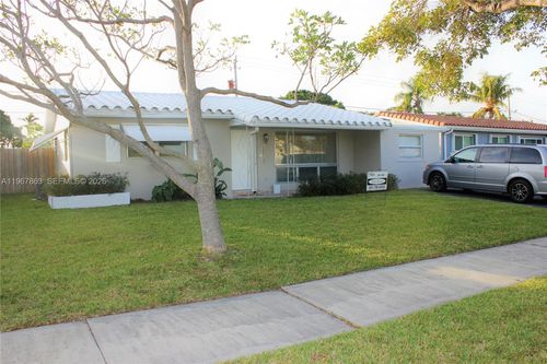 1900 N 32nd Ct, Hollywood, FL, 33021-4429 | Card Image