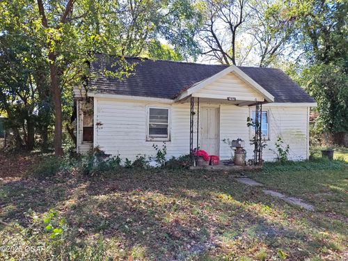 705 W 10th St, Lamar, MO, 64759-1460 | Card Image