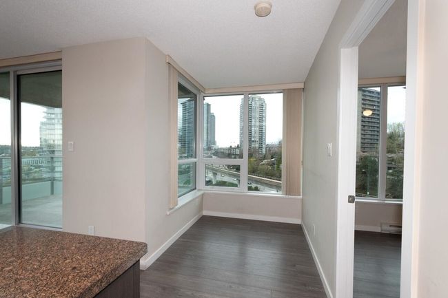 1004 - 2200 Douglas Road, Condo with 2 bedrooms, 2 bathrooms and 2 parking in Burnaby BC | Image 18