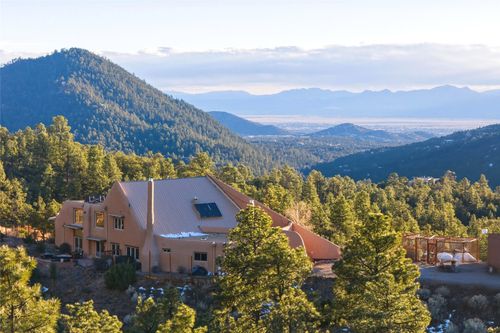 98 La Barbaria Trl, Santa Fe, NM, 87505-9007 | Card Image