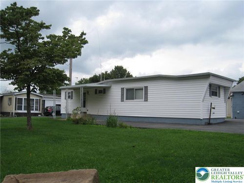 549 Frable St, Nazareth, PA, 18064-9314 | Card Image