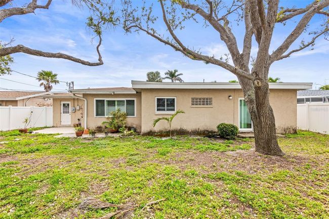 2490 E Vina Del Mar Blvd, House other with 3 bedrooms, 3 bathrooms and null parking in ST PETE BEACH FL | Image 27