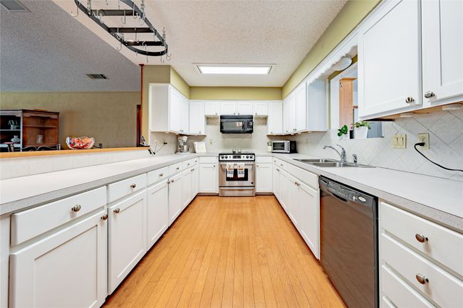 162 1 St Oak Dr, House other with 2 bedrooms, 2 bathrooms and null parking in Enchanted Oaks TX | Image 11