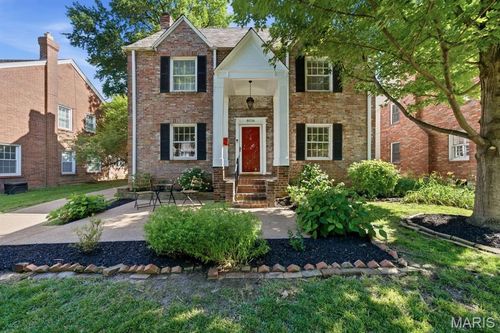 8016 Gannon Ave, University City, MO, 63130-3709 | Card Image