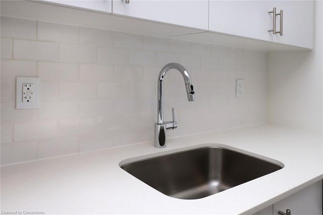 202 - 3200 William Coltson Ave, House attached with 1 bedrooms, 1 bathrooms and 1 parking in Oakville ON | Image 9